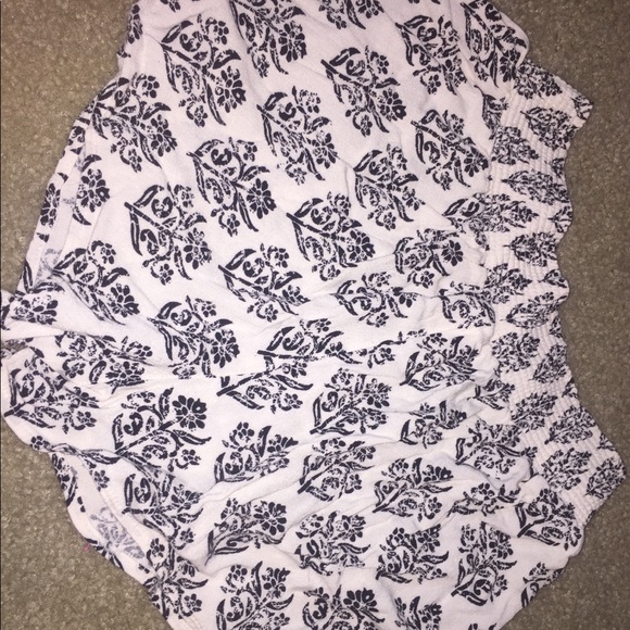 flowy white shorts - Picture 2 of 3